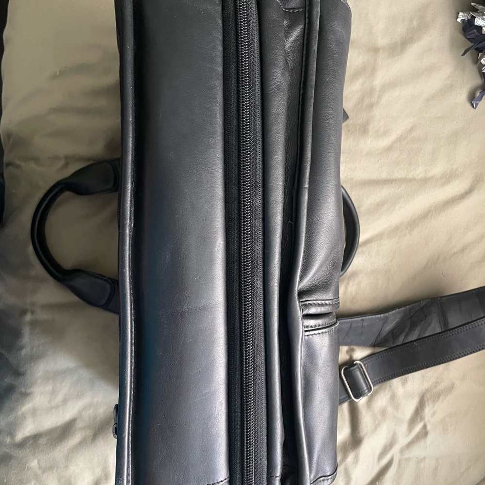 TUMI Sleek Black Leather Briefcase - Picture 3 of 5